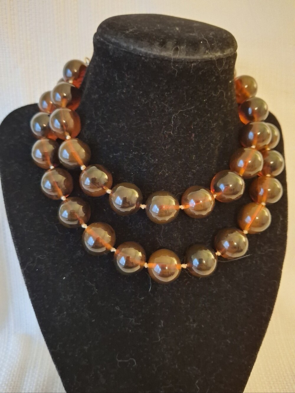 Classic Amber Brownish Bead Necklace - Brown Tones